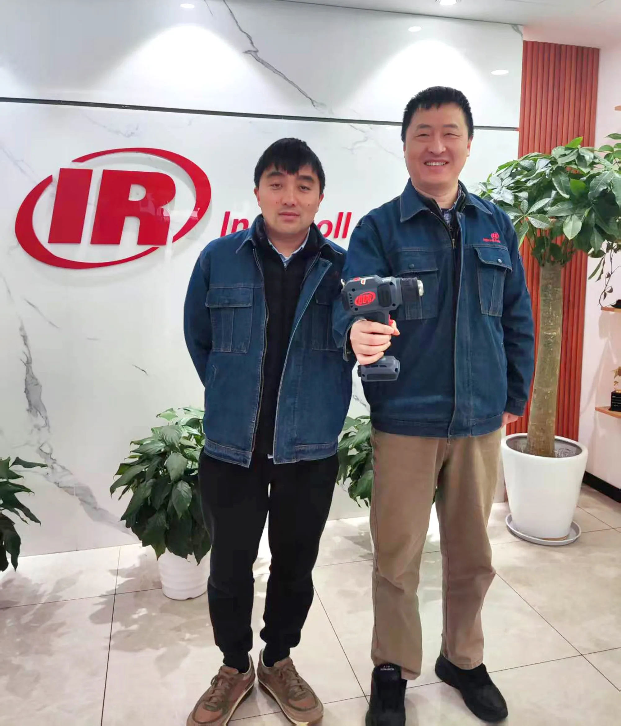 PTL-Zh-Industry-Photo-legacy-of-excellence-recognized-in-popular-mechanics-2025-tool-awards-V1