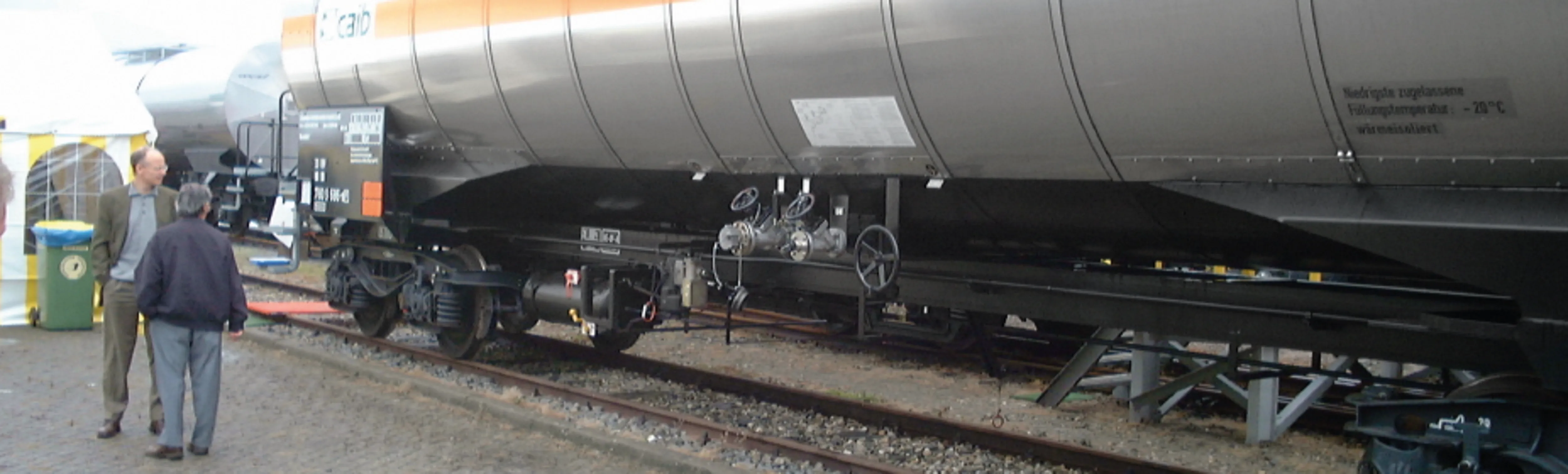 EM-En-Industry-Photo-rail-V1