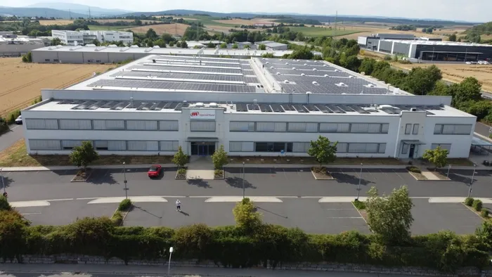 ER-En-Application-Photo-about-us-V3