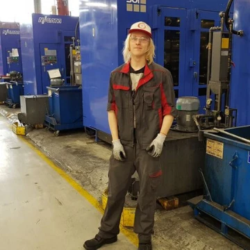 IRP-En-Application-Photo-graduate-with-us-V2