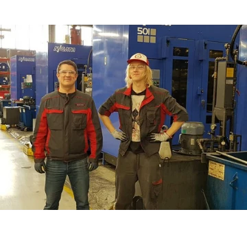 IRP-En-Application-Photo-graduate-with-us-V3