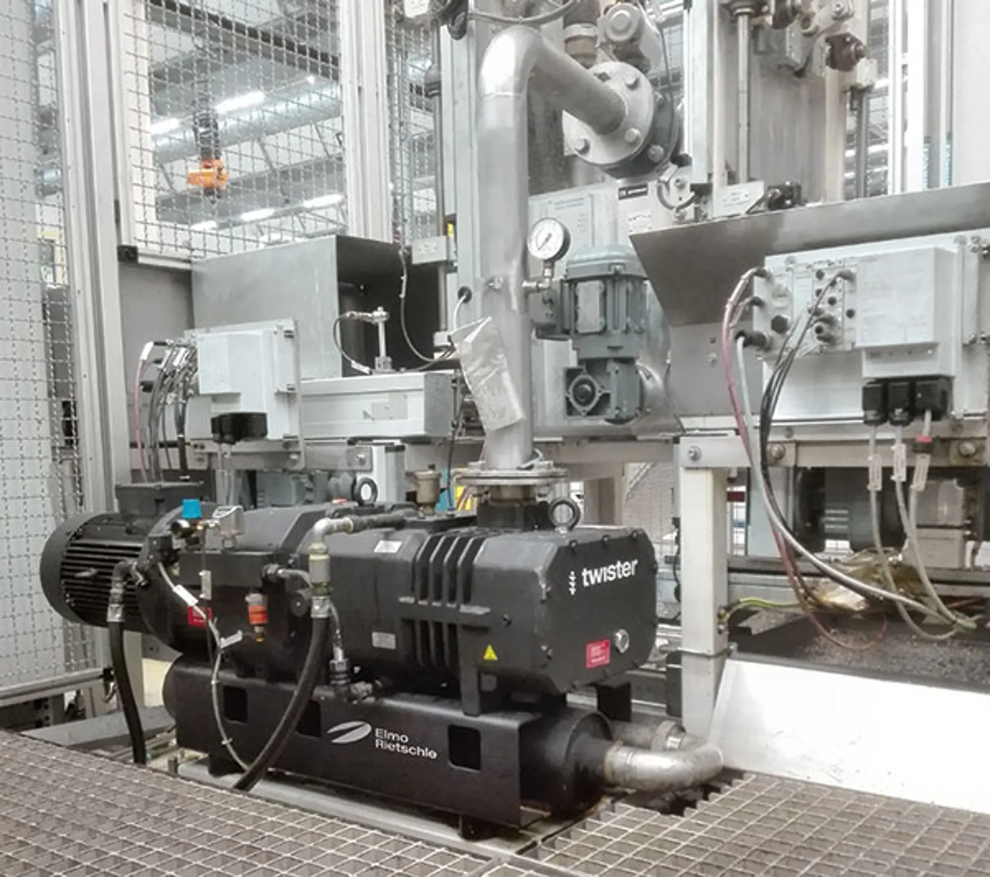 ER-En-Application-Photo-industrial-parts-cleaning-in-vw-engine-production-V2