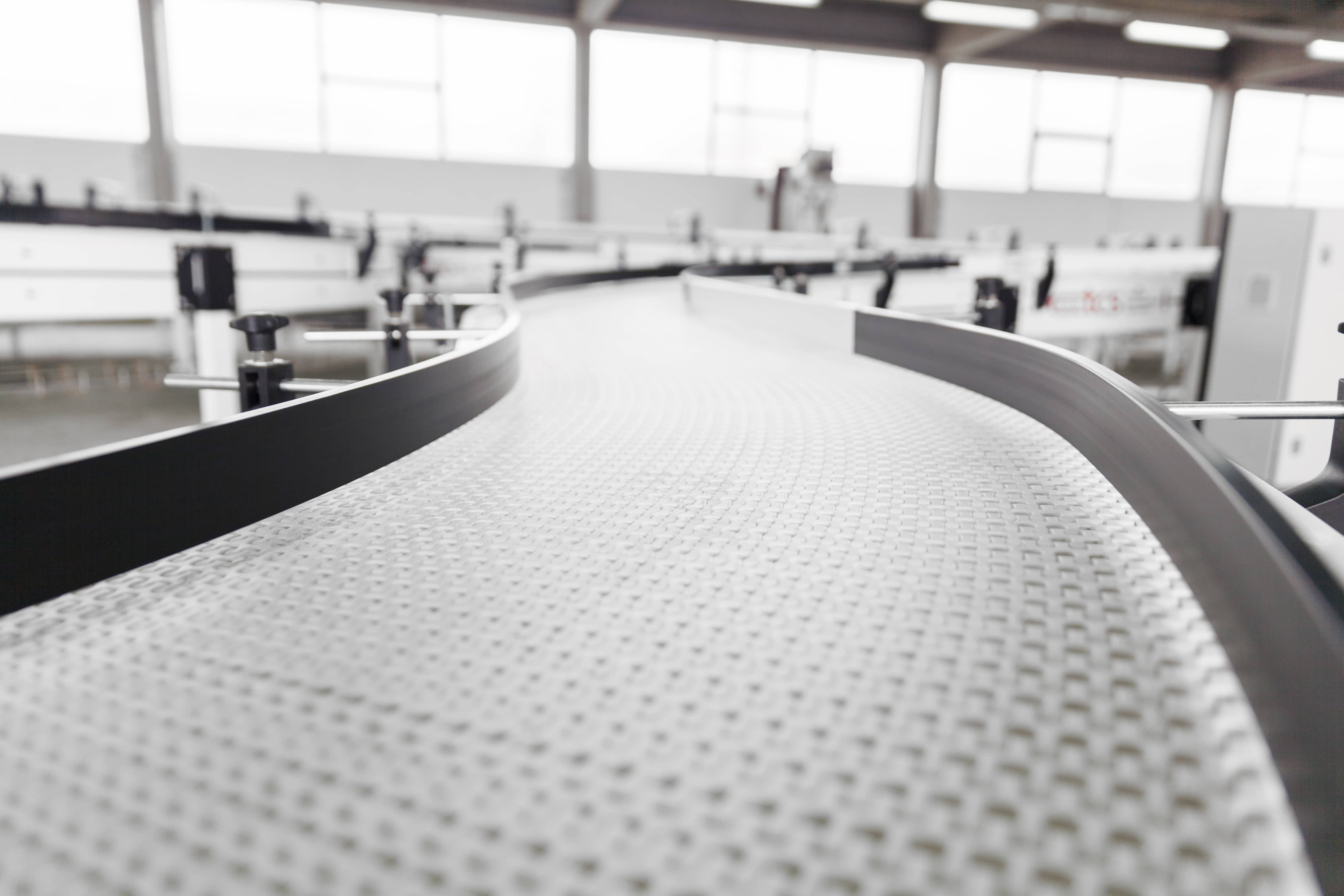 PTL-Zh-Application-Photo-tools-and-people