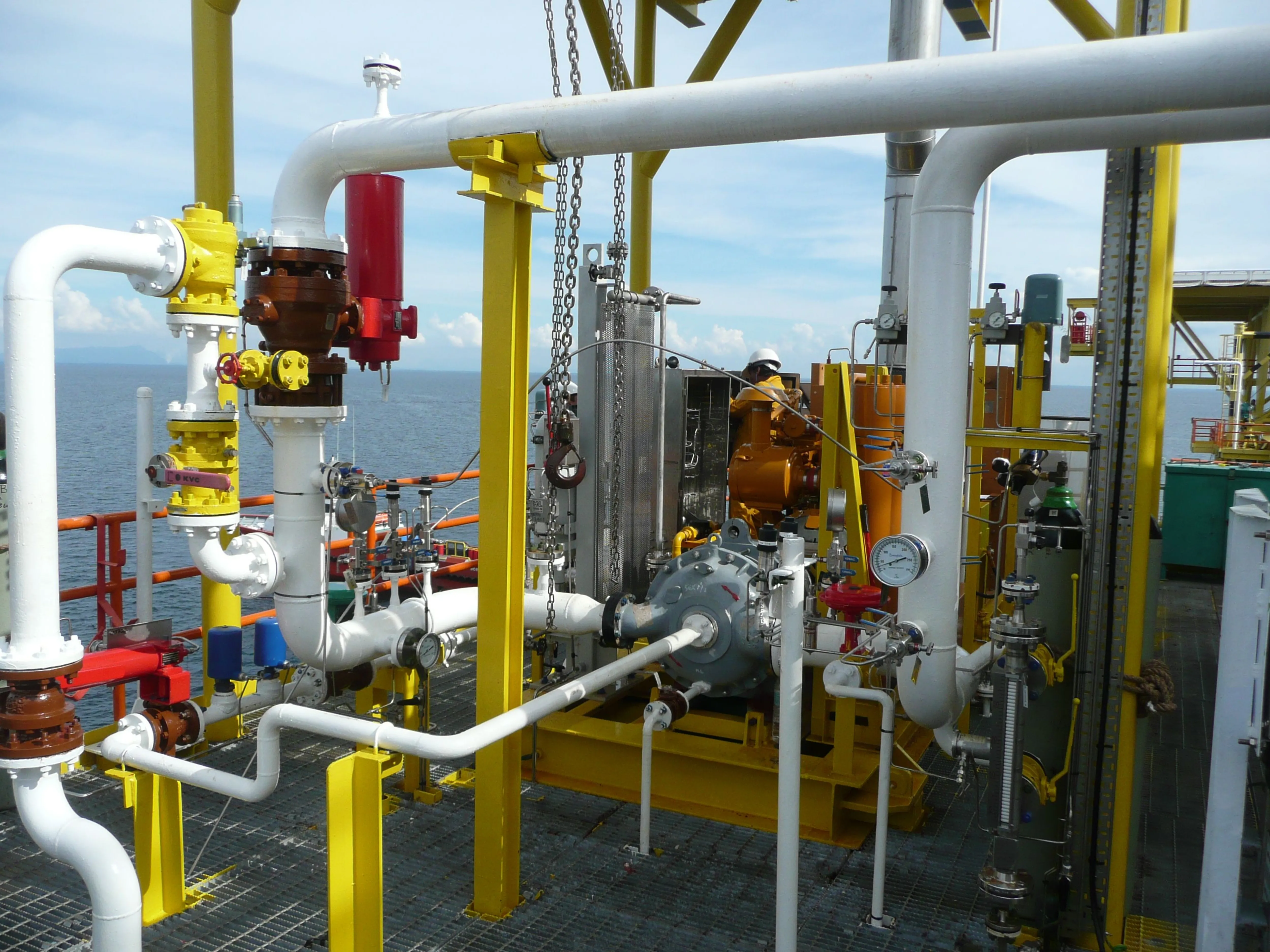 GA-En-Industry-Photo-offshore-gas-compressors-V4