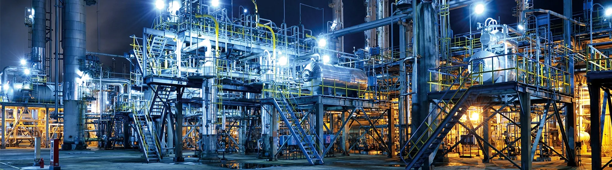 EM-En-Industry-Photo-petroleum-loading-arms