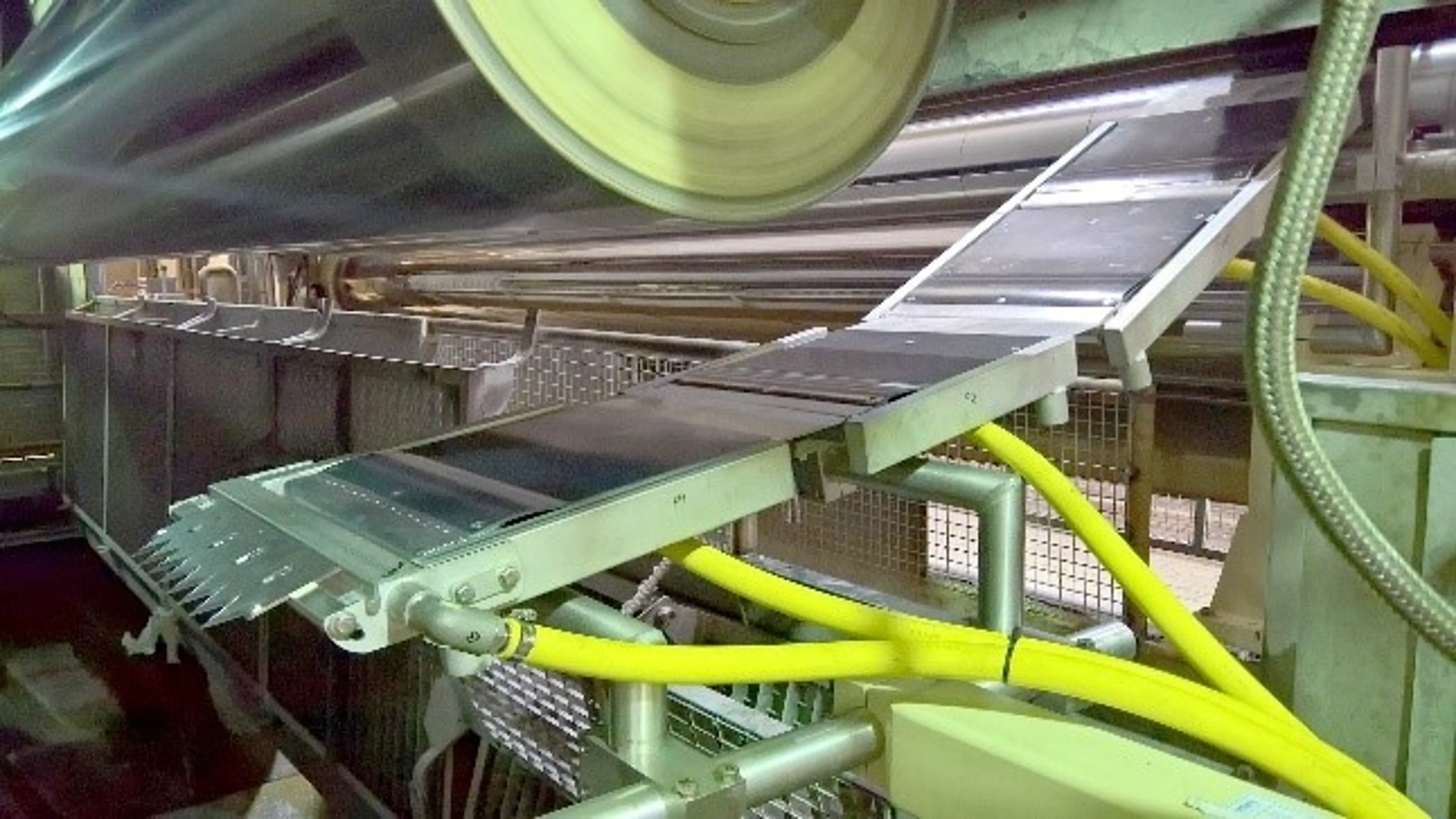 RT-En-Product-Photo-ropeless-tail-threading-V4