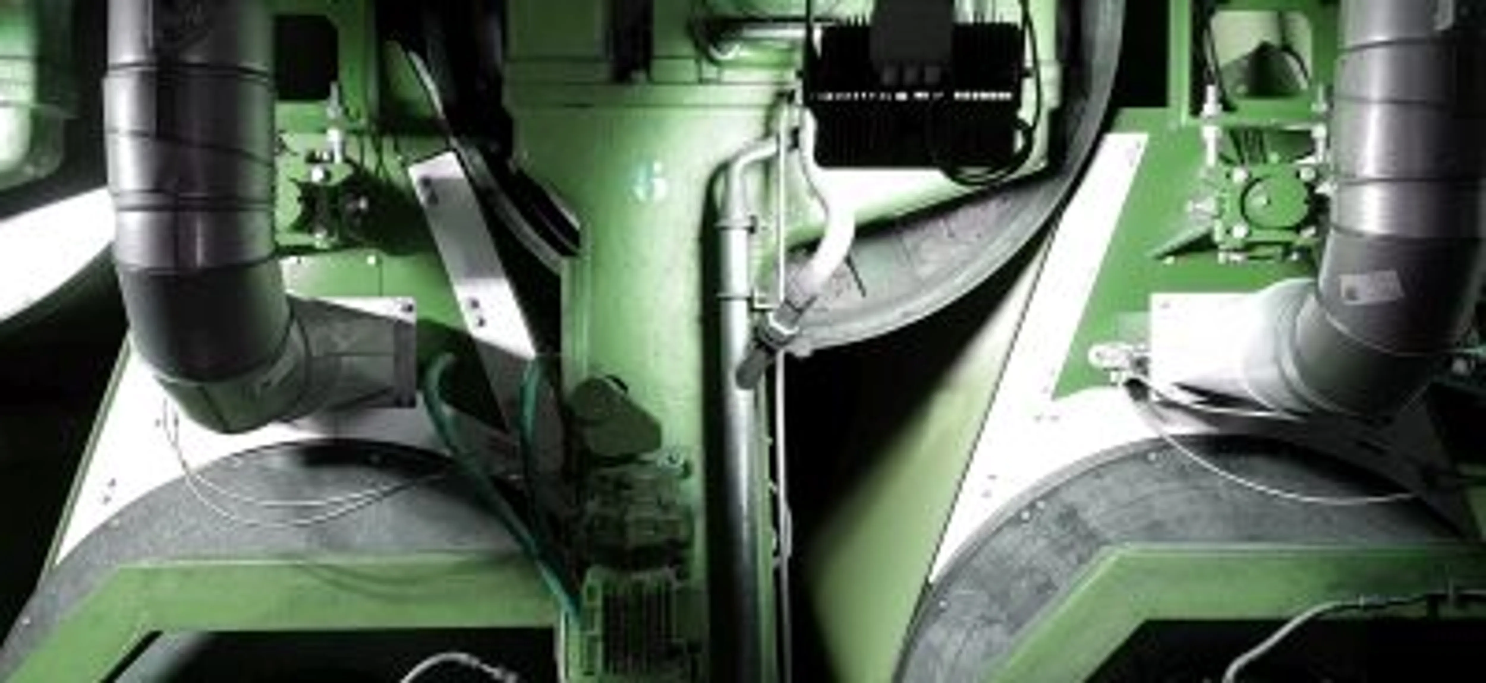 RT-En-Product-Photo-web-stabilizers-pocket-ventilation-V7